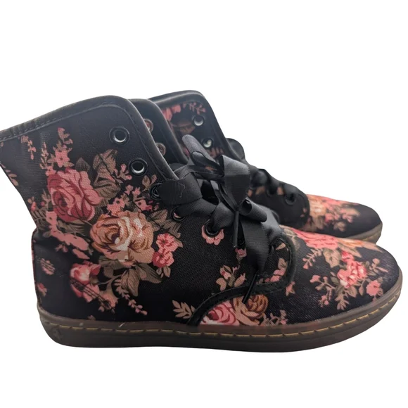 Dr. Martens Shoreditch Black Victorian Flowers canvas boots Size 7 - Picture 2 of 6